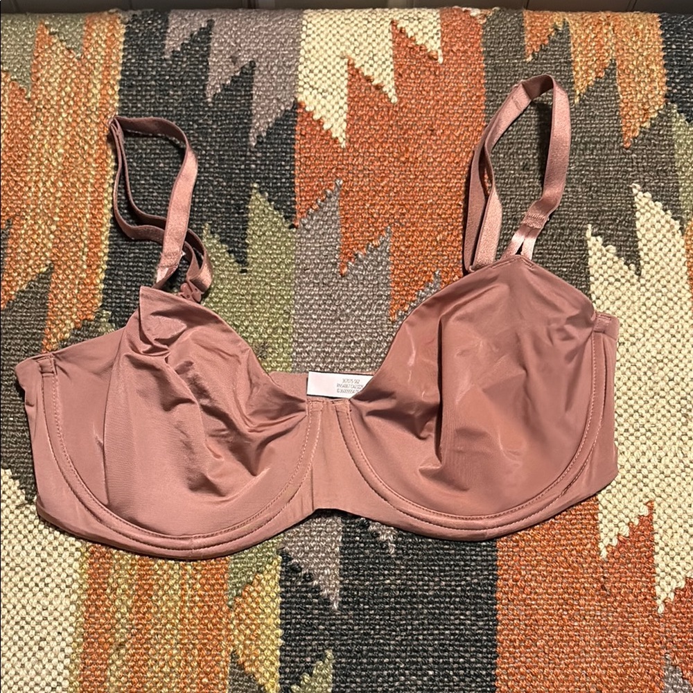 NWOT Women's Satin Underwire Bra - Pink
